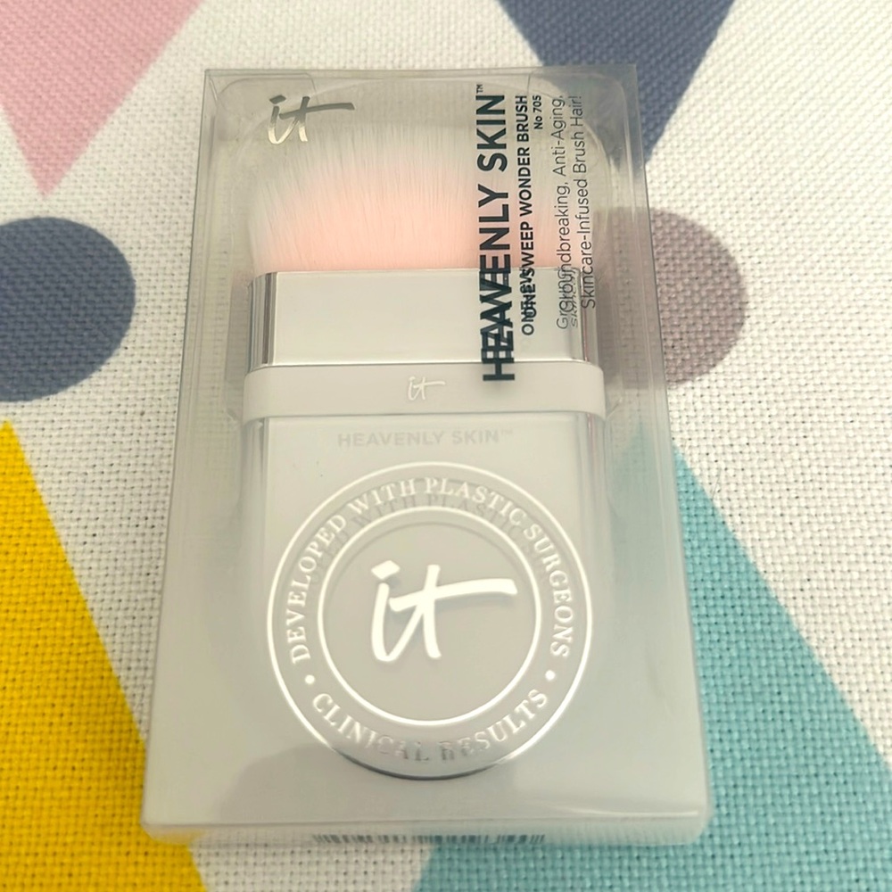 It Cosmetics - Wonder Brush
